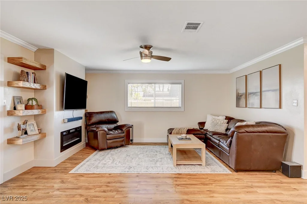 925 Alan Shepard, Las Vegas, NV 89145