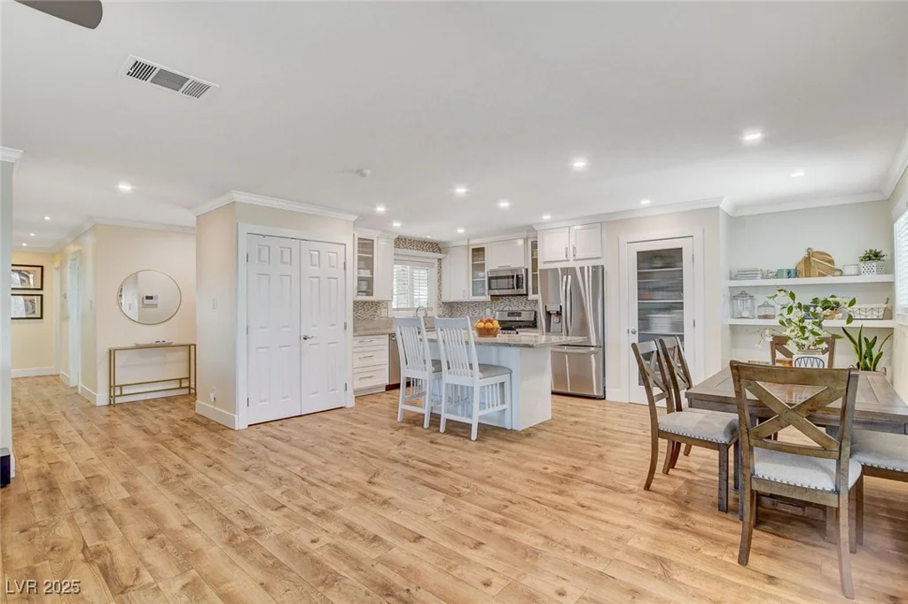 925 Alan Shepard, Las Vegas, NV 89145