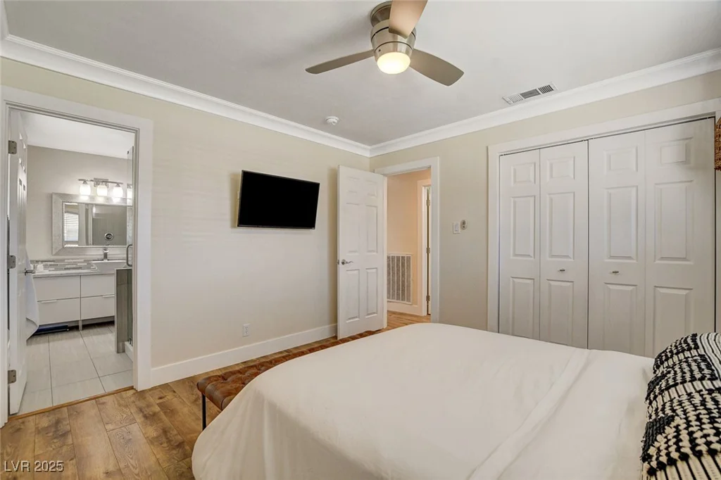 925 Alan Shepard, Las Vegas, NV 89145