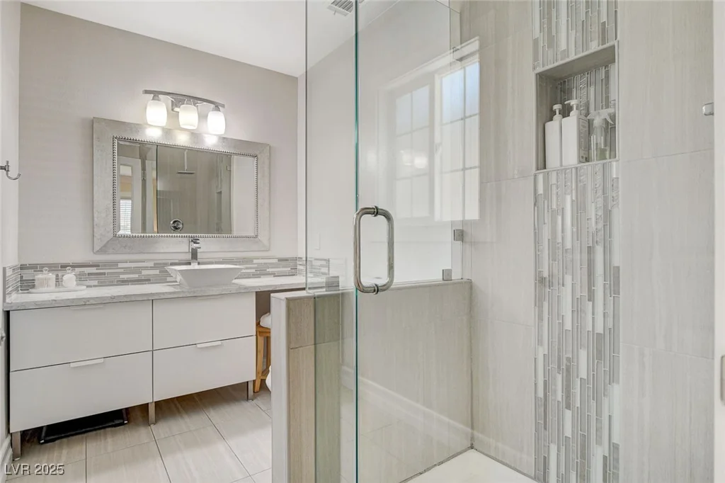 925 Alan Shepard, Las Vegas, NV 89145