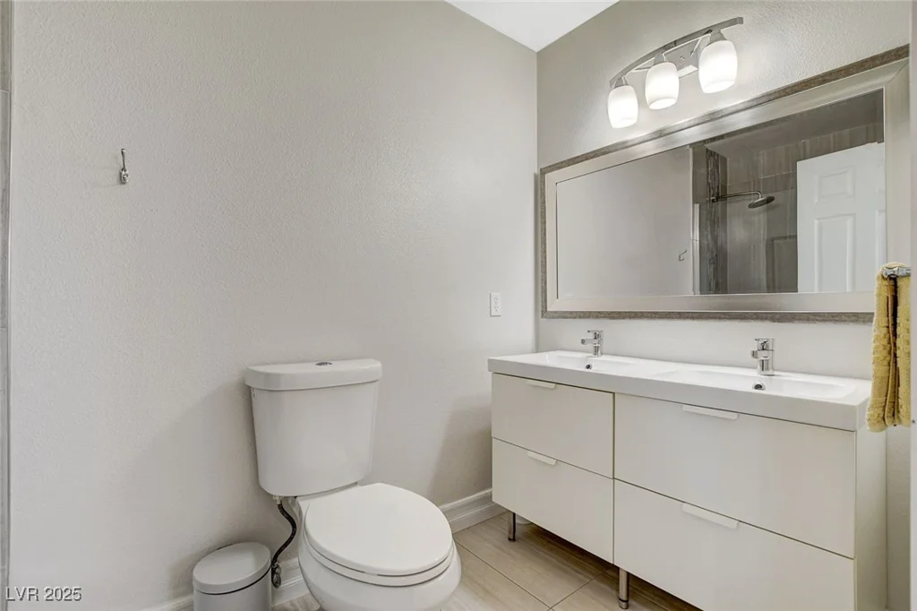 925 Alan Shepard, Las Vegas, NV 89145
