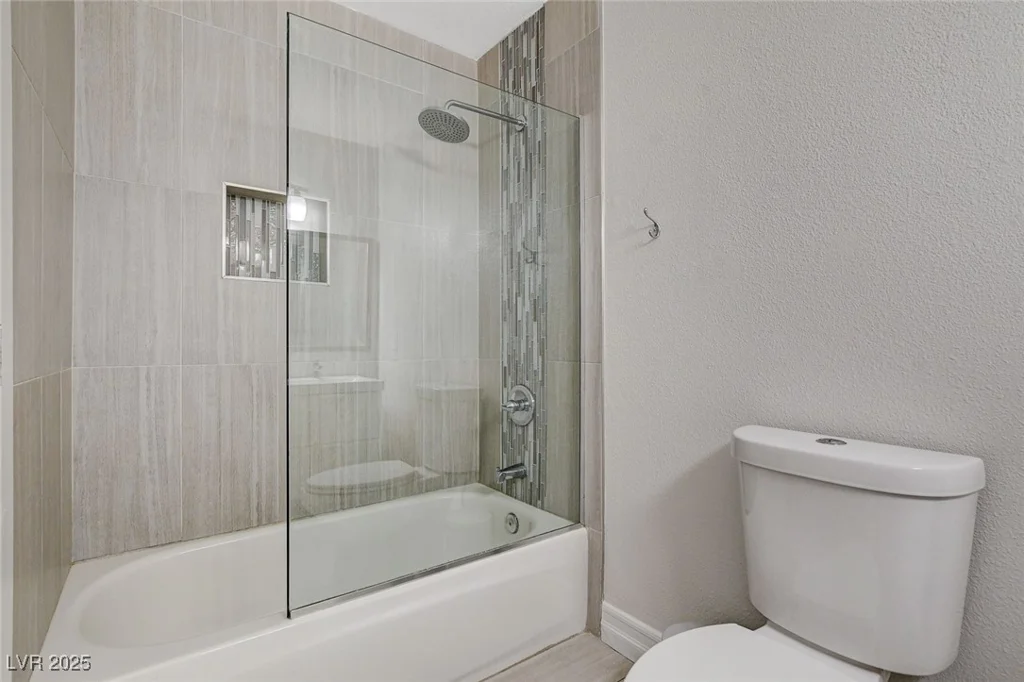 925 Alan Shepard, Las Vegas, NV 89145