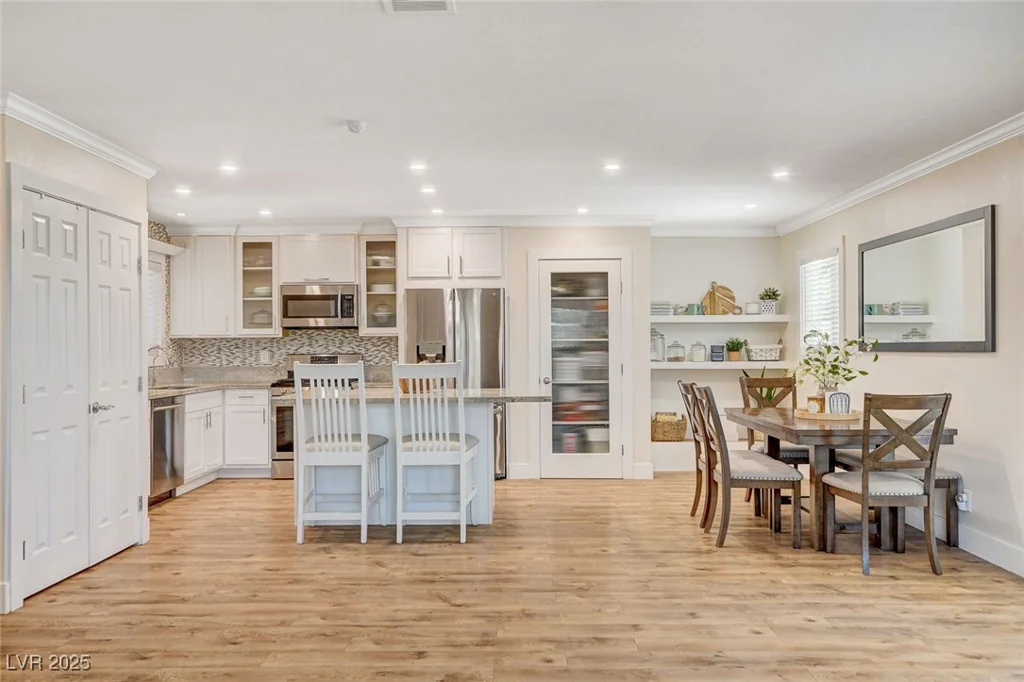 925 Alan Shepard, Las Vegas, NV 89145