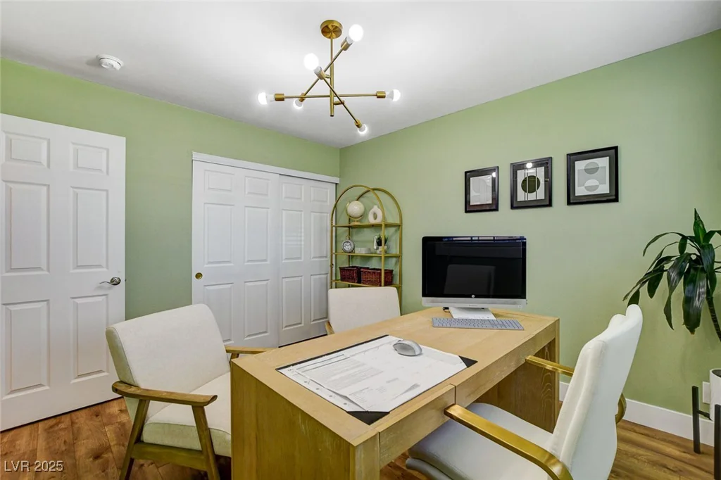 925 Alan Shepard, Las Vegas, NV 89145