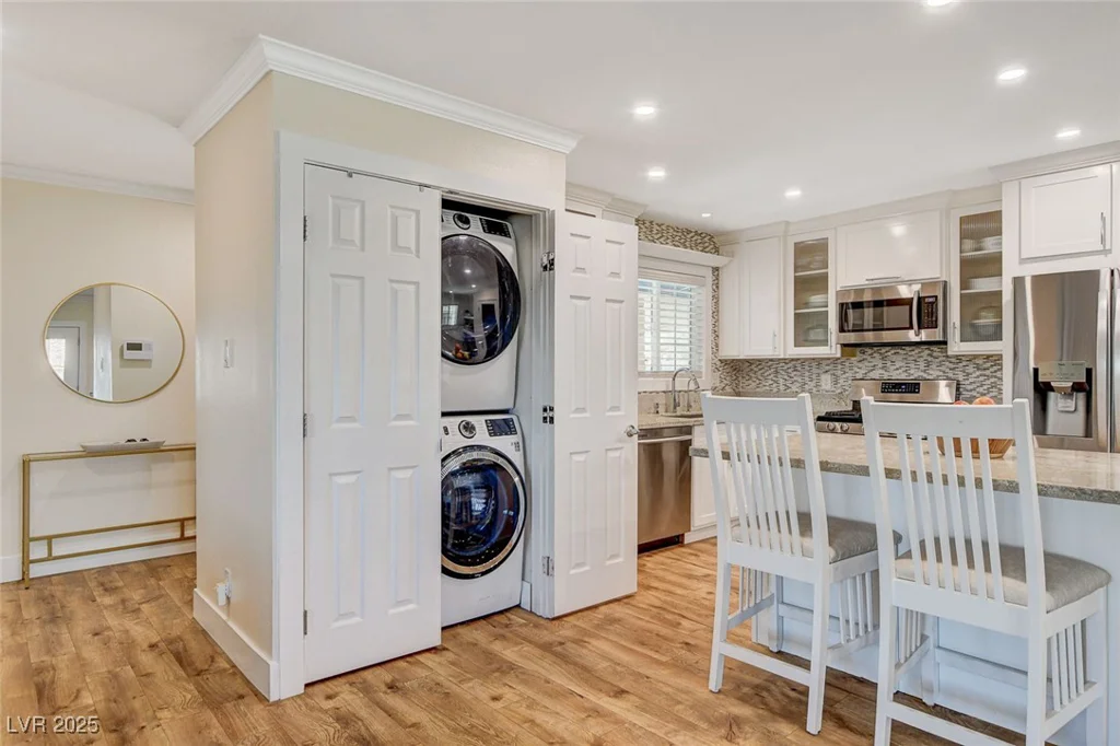 925 Alan Shepard, Las Vegas, NV 89145