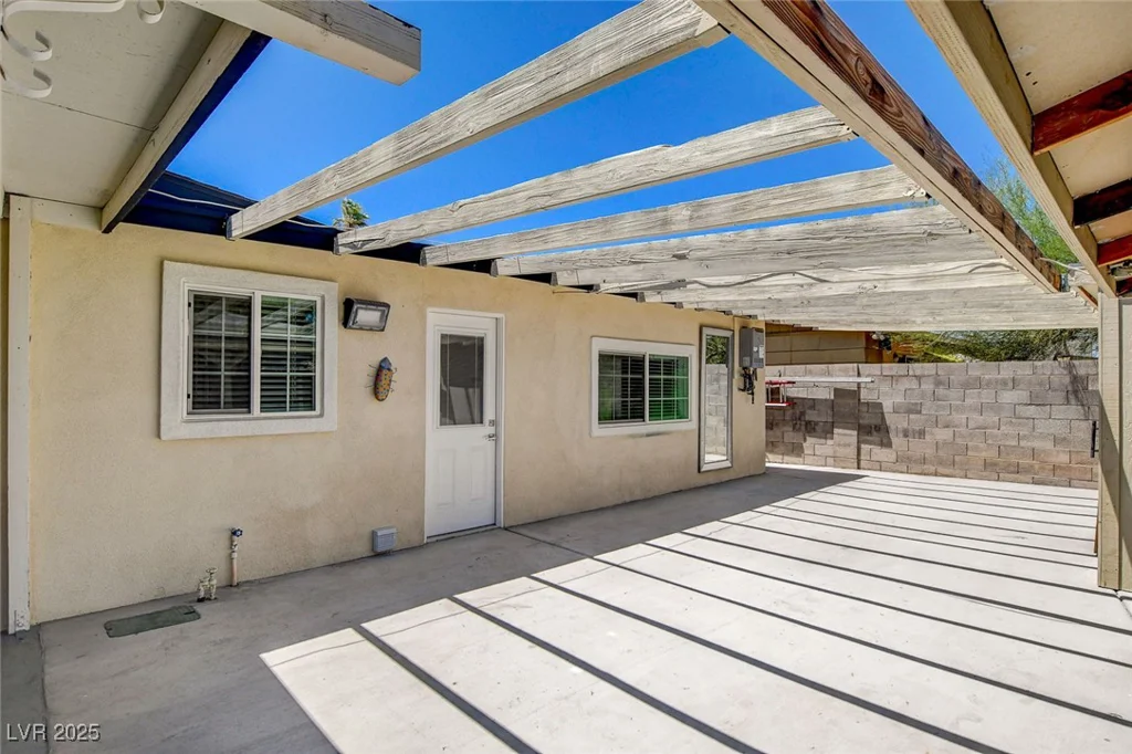 925 Alan Shepard, Las Vegas, NV 89145