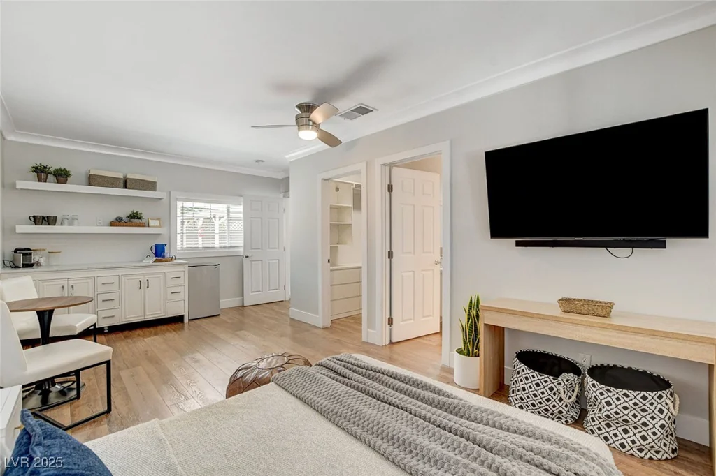 925 Alan Shepard, Las Vegas, NV 89145