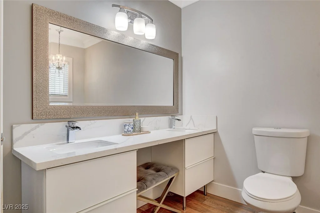 925 Alan Shepard, Las Vegas, NV 89145