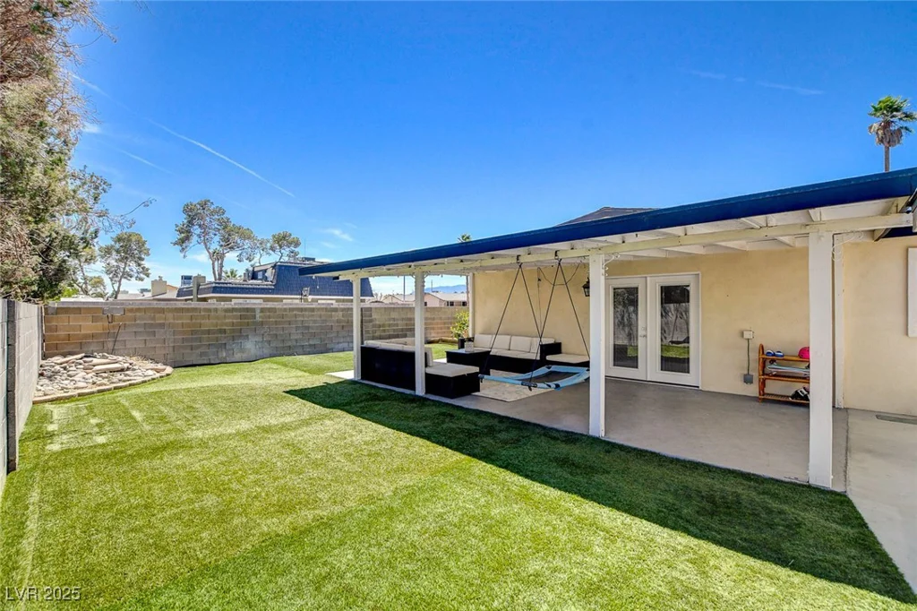 925 Alan Shepard, Las Vegas, NV 89145