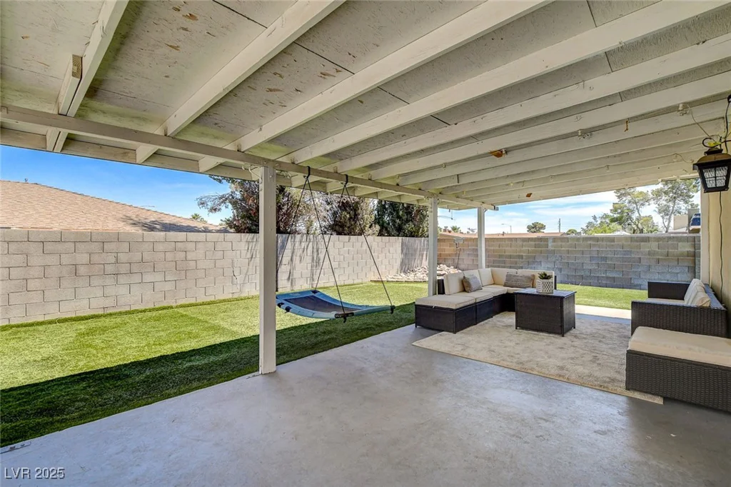 925 Alan Shepard, Las Vegas, NV 89145