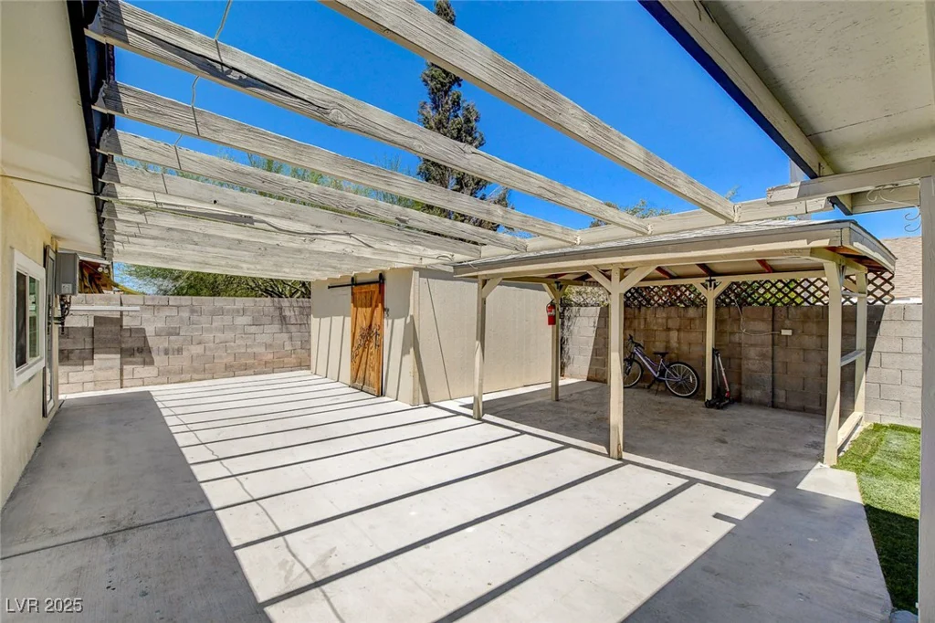 925 Alan Shepard, Las Vegas, NV 89145