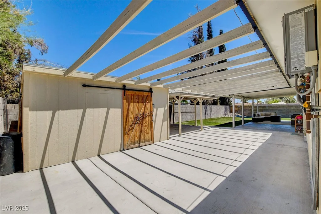 925 Alan Shepard, Las Vegas, NV 89145