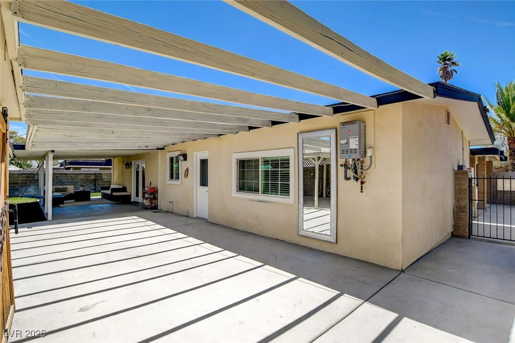 925 Alan Shepard, Las Vegas, NV 89145