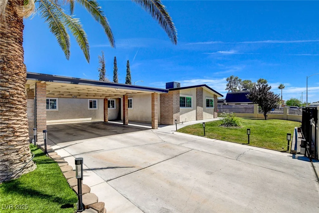 925 Alan Shepard, Las Vegas, NV 89145