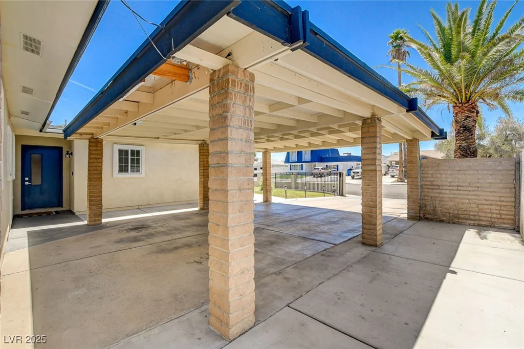 925 Alan Shepard, Las Vegas, NV 89145