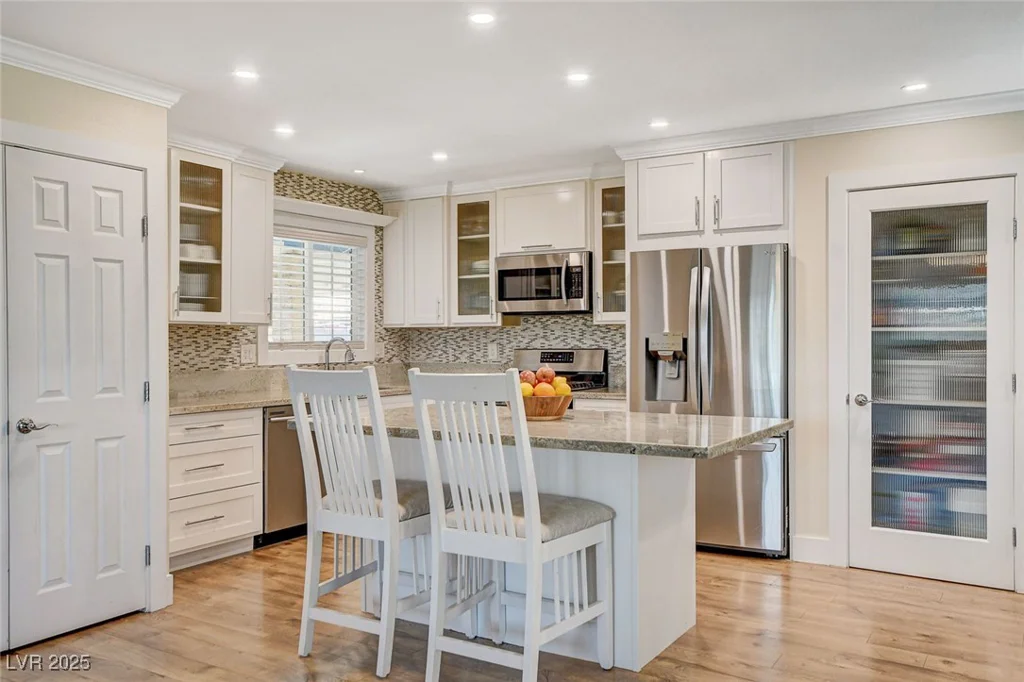 925 Alan Shepard, Las Vegas, NV 89145