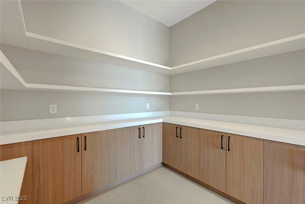 6075 Dapple Gray, Las Vegas, NV 89149