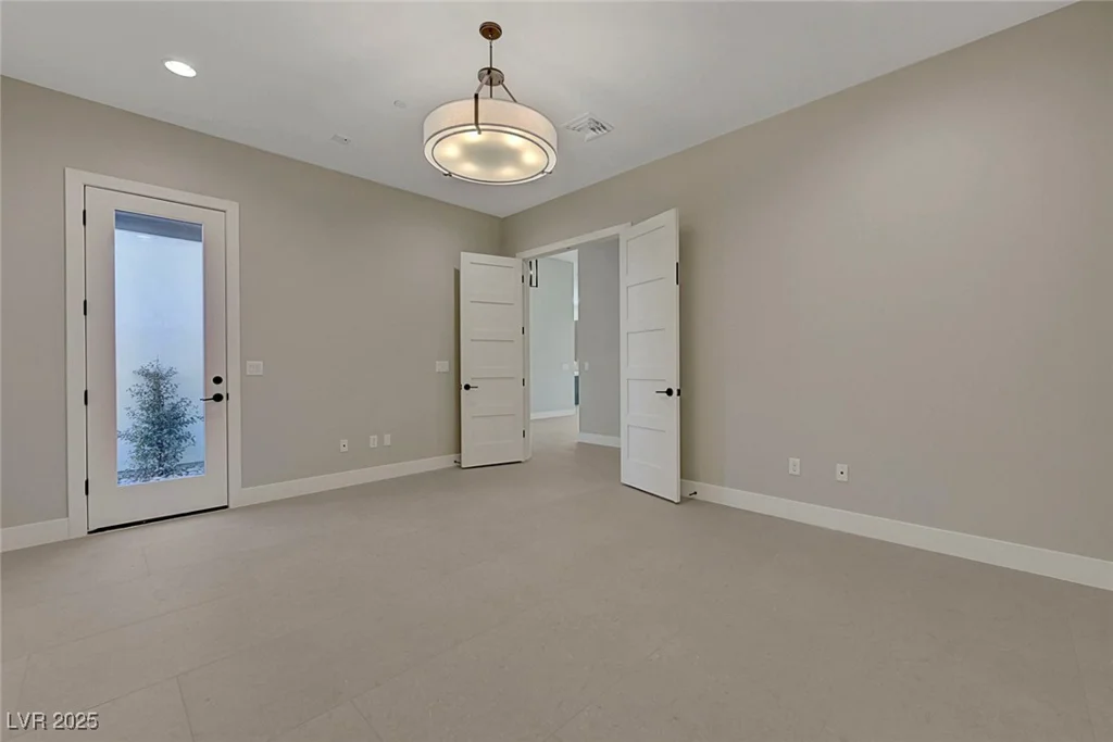 6075 Dapple Gray, Las Vegas, NV 89149