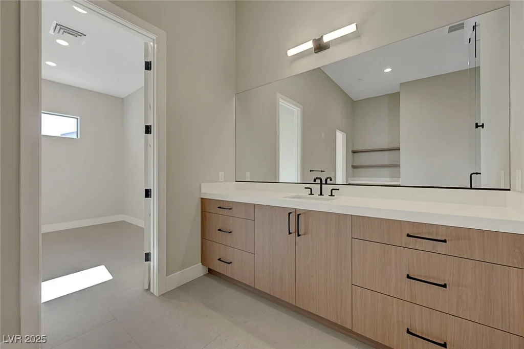 6075 Dapple Gray, Las Vegas, NV 89149