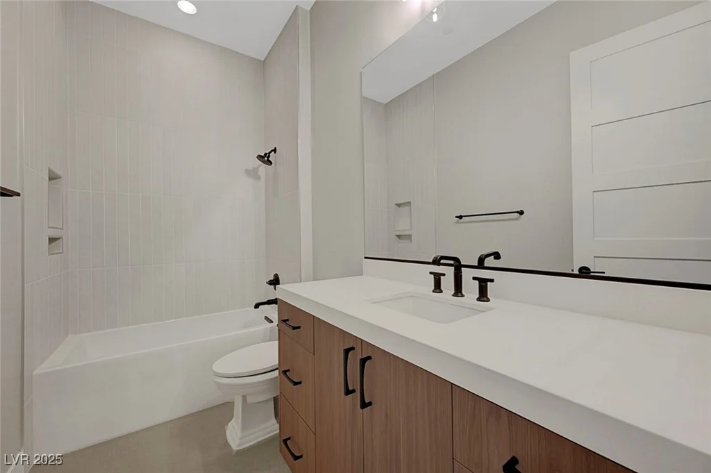 6075 Dapple Gray, Las Vegas, NV 89149