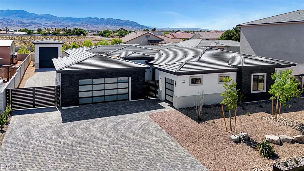 6075 Dapple Gray, Las Vegas, NV 89149