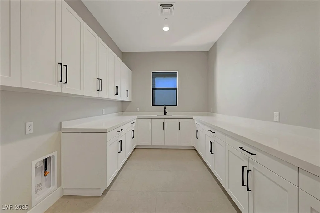 6075 Dapple Gray, Las Vegas, NV 89149