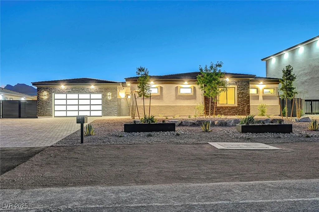 6075 Dapple Gray, Las Vegas, NV 89149