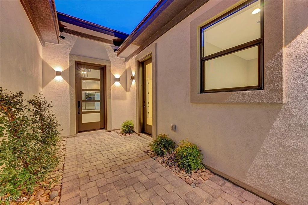 6075 Dapple Gray, Las Vegas, NV 89149