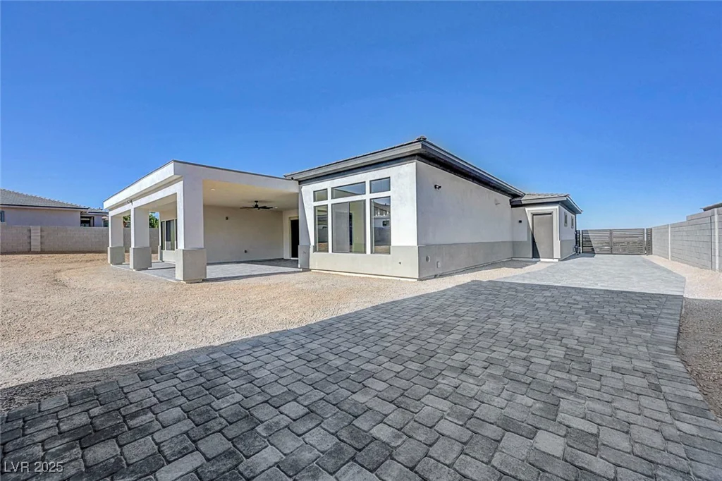 6075 Dapple Gray, Las Vegas, NV 89149