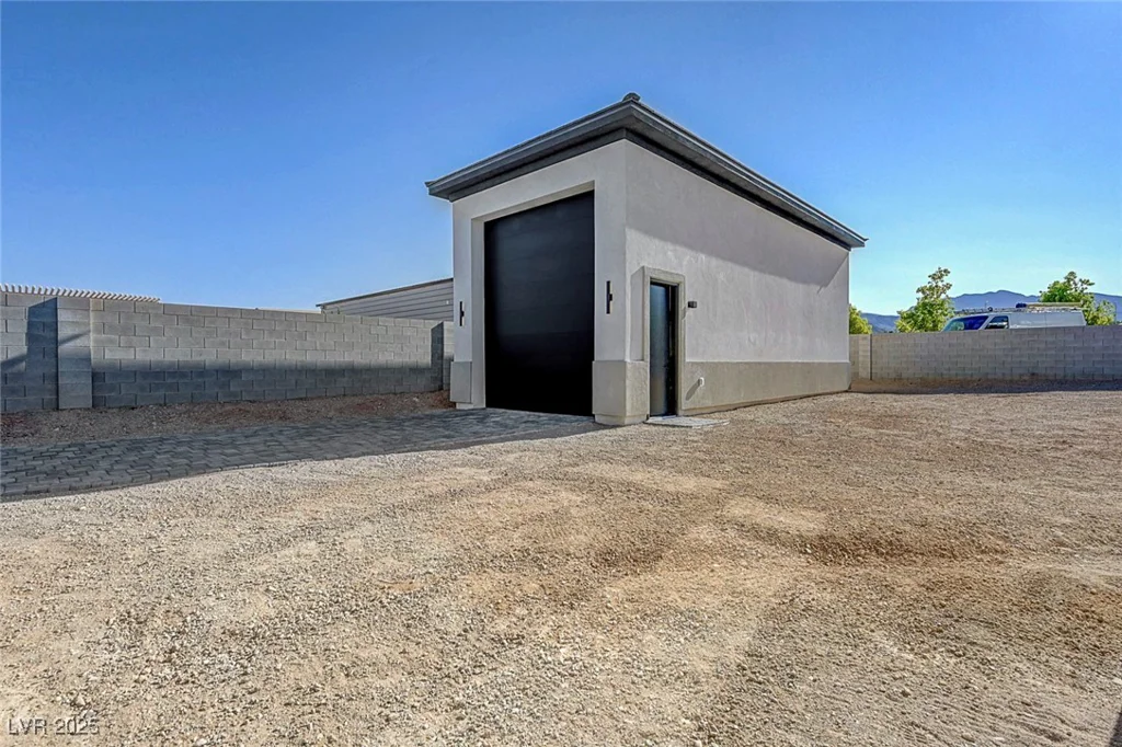 6075 Dapple Gray, Las Vegas, NV 89149
