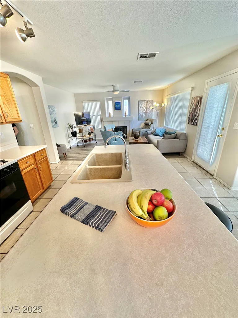 10500 HORSESHOE FALLS, Las Vegas, NV 89144
