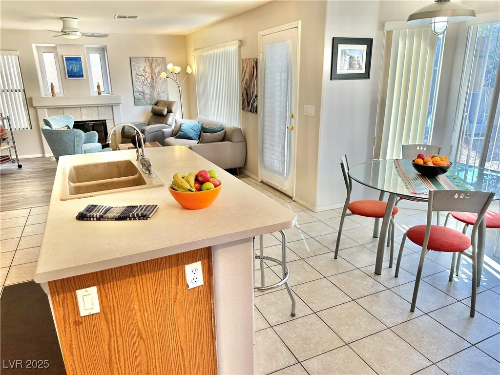 10500 HORSESHOE FALLS, Las Vegas, NV 89144