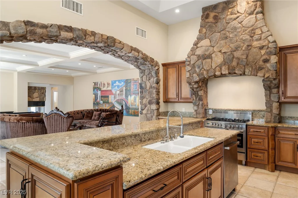 7 Rue Promenade, Henderson, NV 89011