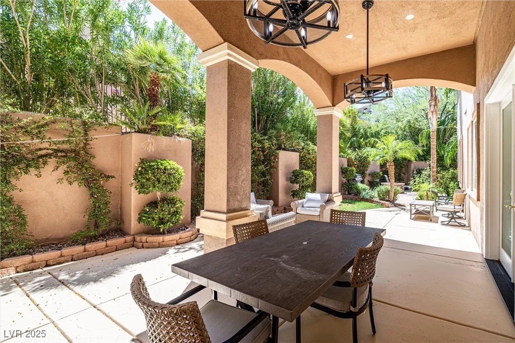 7 Rue Promenade, Henderson, NV 89011