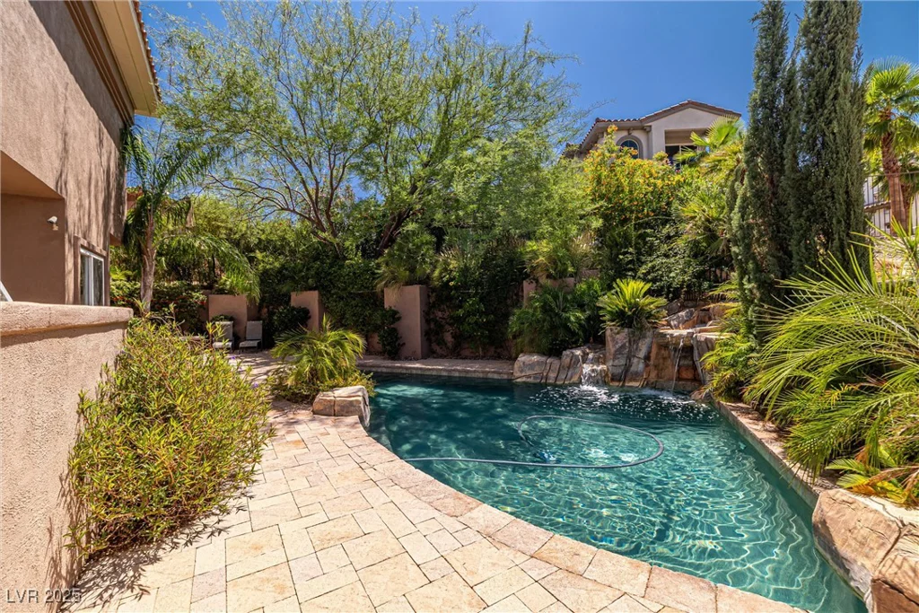 7 Rue Promenade, Henderson, NV 89011