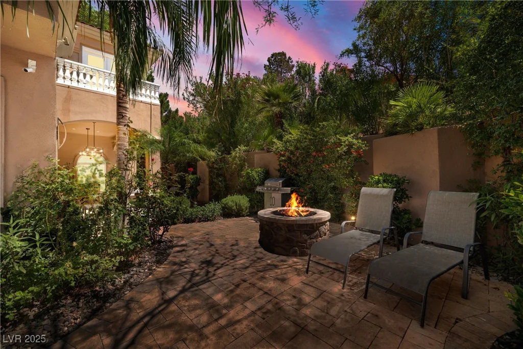 7 Rue Promenade, Henderson, NV 89011