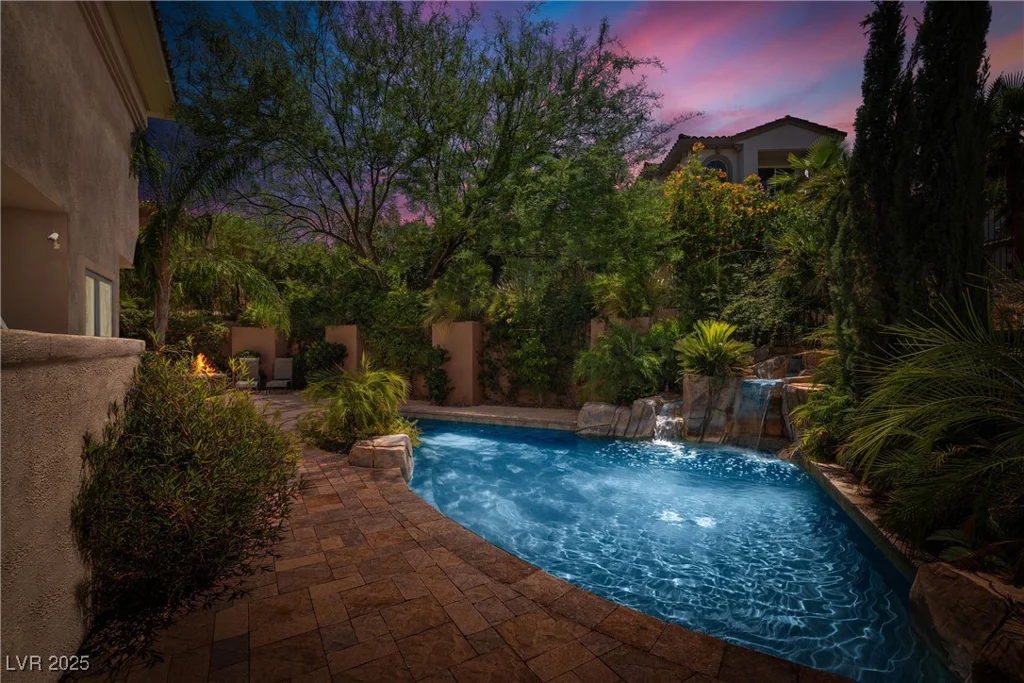 7 Rue Promenade, Henderson, NV 89011