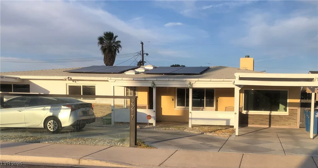 2217 Santa Ynez, Las Vegas, NV 89104