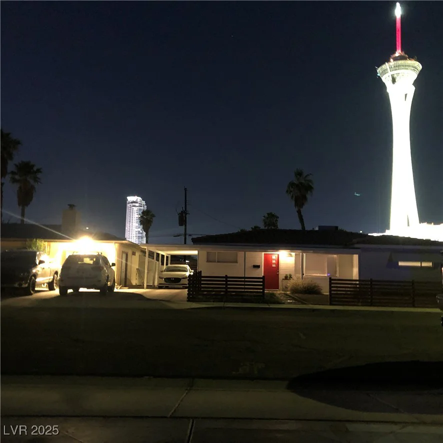2217 Santa Ynez, Las Vegas, NV 89104
