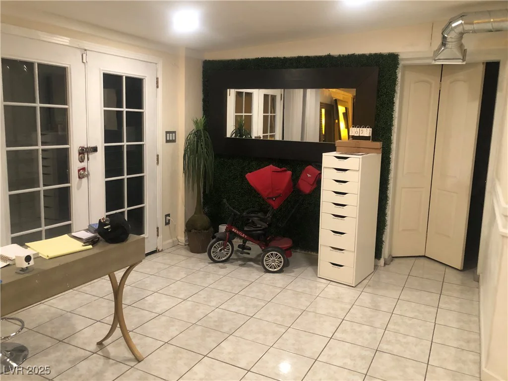 2217 Santa Ynez, Las Vegas, NV 89104