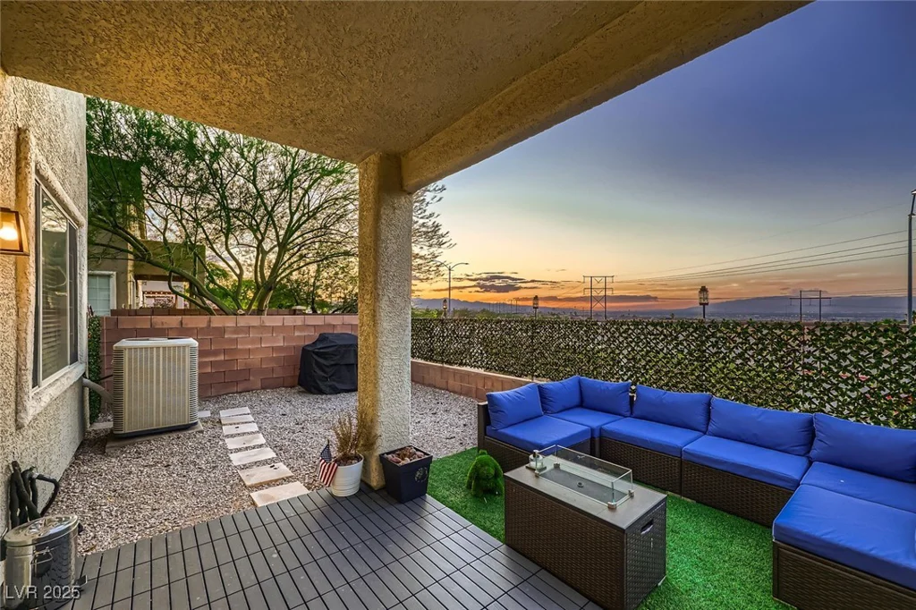 672 Solitude Point, Henderson, NV 89012