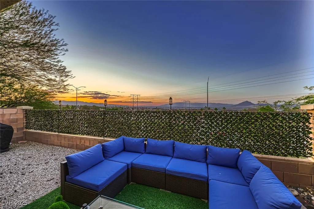 672 Solitude Point, Henderson, NV 89012