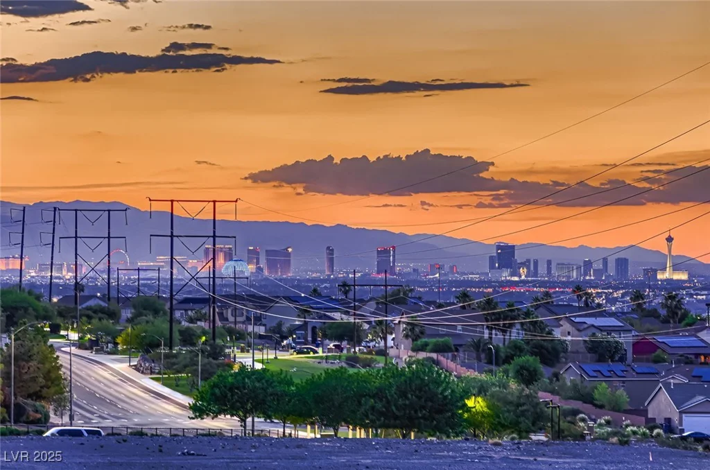 672 Solitude Point, Henderson, NV 89012