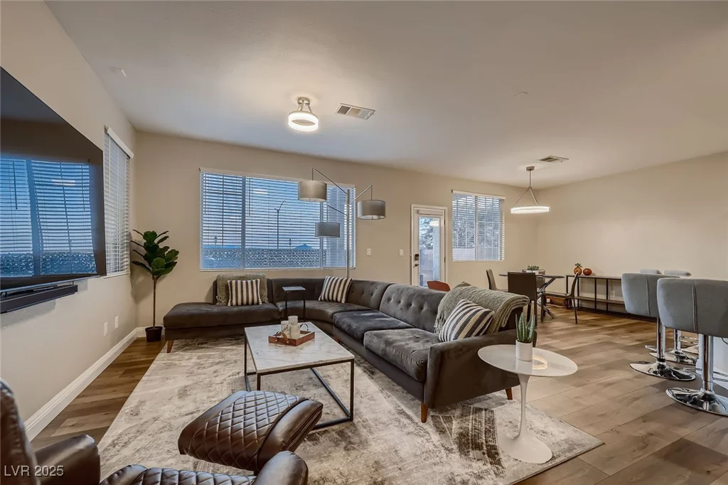 672 Solitude Point, Henderson, NV 89012