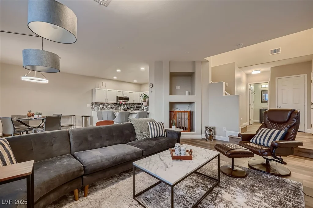 672 Solitude Point, Henderson, NV 89012