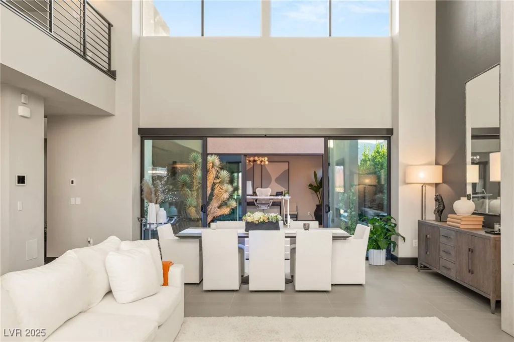 12 Desert Lake, Henderson, NV 89011