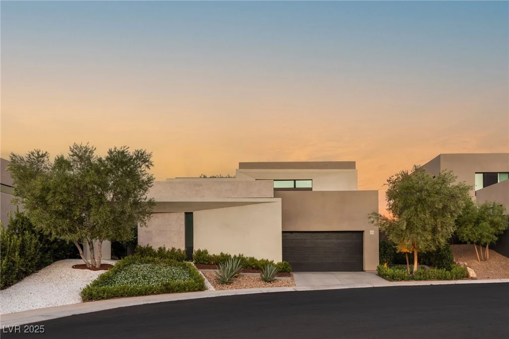 12 Desert Lake, Henderson, NV 89011