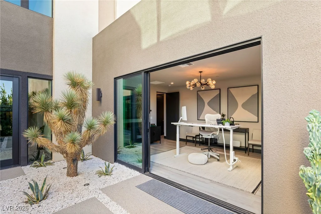 12 Desert Lake, Henderson, NV 89011