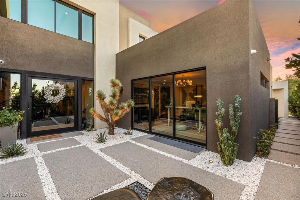 12 Desert Lake, Henderson, NV 89011