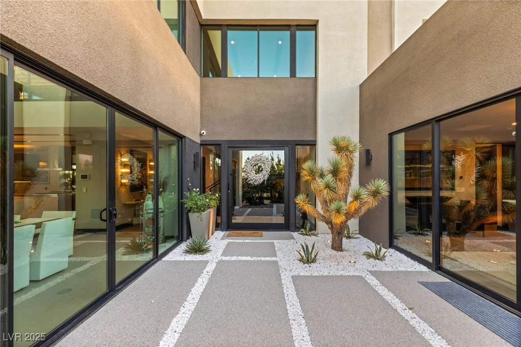 12 Desert Lake, Henderson, NV 89011